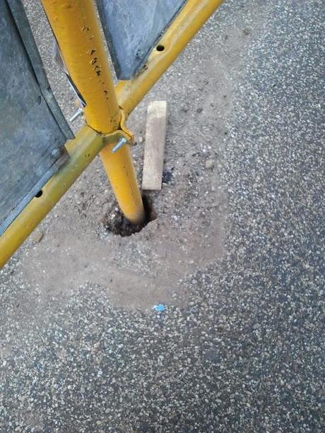 Le plance elettorali quest'anno sono quadruplicate rispetto al solito. E' una sensazione solo nostra? Poi queste sono le conseguenze. Mandateci le vostre foto!!!