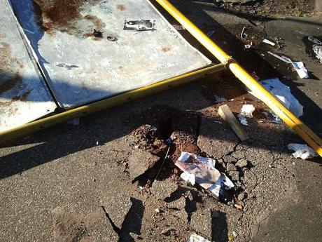 Le plance elettorali quest'anno sono quadruplicate rispetto al solito. E' una sensazione solo nostra? Poi queste sono le conseguenze. Mandateci le vostre foto!!!