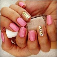 Smalti , manicure, tendenze moda mani