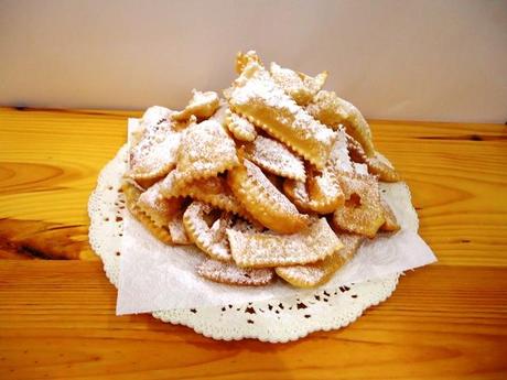 CHIACCHIERE