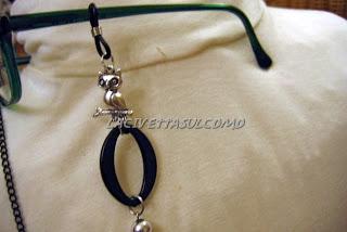 Un gufo con gli occhiali?