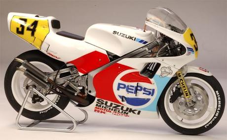 Suzuki RGV 500 Γ XR74 K.Schwantz late 1988 by Utage Factory House (Fujimi)