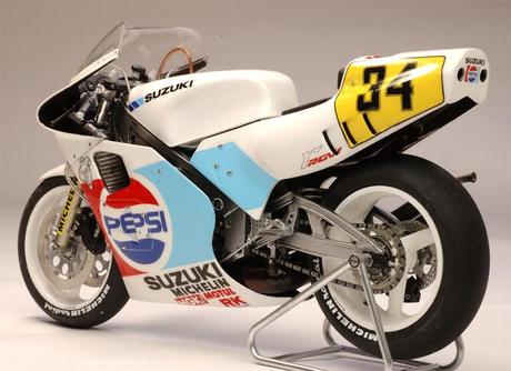 Suzuki RGV 500 Γ XR74 K.Schwantz late 1988 by Utage Factory House (Fujimi)