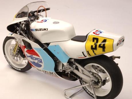 Suzuki RGV 500 Γ XR74 K.Schwantz late 1988 by Utage Factory House (Fujimi)