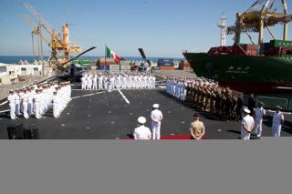 Oman/ Il Capo di Stato Maggiore della Difesa visita Nave San Marco