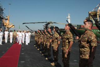 Oman/ Il Capo di Stato Maggiore della Difesa visita Nave San Marco