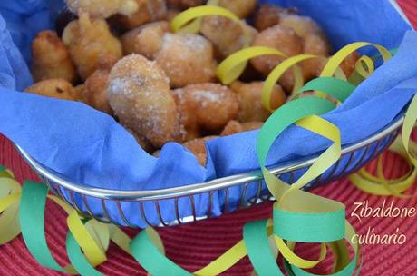 Frittelle di Carnevale con uvetta