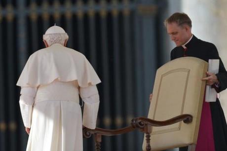 papa benedetto xvi 586x390 Il Papa si dimette, le condizioni di salute del Pontefice non erano ottimali