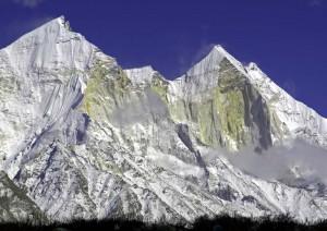 Lago bomba nel ghiacciaio dell’Himalaya: rischio di esplosione