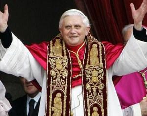 Benedetto XVI qui il giorno della Sua elezione.