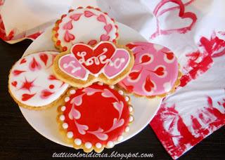 Biscottini decorati per San Valentino