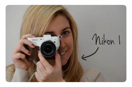 macchina fotografica mirrorless Nikon1 v1