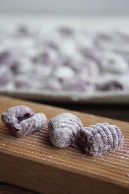 Gnocchi di carote su salsa di pecorino toscano