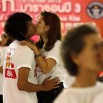 San Valentino, il bacio più lungo: nove coppie si sfidano in Thailandia04