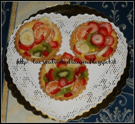 Crostatine alla crema e marmellata con frutta fresca!