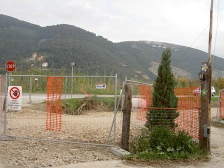 parcheggio espropriato per tangenziale alla ditta IL PRUNO    MadHouse Autoproduzioni