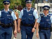 Nuova Zelanda: poliziotti iPhone