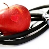 Cibi anti-colesterolo: meglio le mele che gli integratori