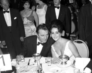 elizabeth-taylor-richard-burton-1964