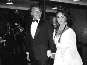 elizabeth-taylor-october-1969-with-richard-burton-at-premiere-of-staircase