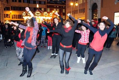 Flash mob anti-violenza a Trieste