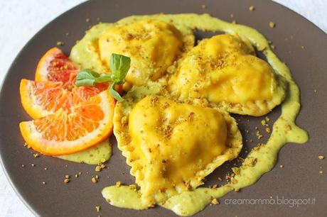 Ravioloni di pesce con pesto di agrumi