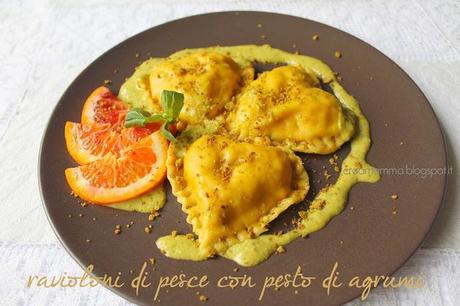 Ravioloni di pesce con pesto di agrumi