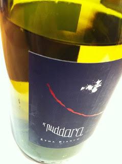 A’ Puddara 2010, “una goduria per il palato”. Il Carricante di Tenuta di Fessina sul blog Vinicolamente