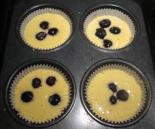 Mini muffin con farina di mandorle e mirtilli
