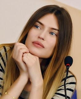 Bianca Balti in conferenza stampa a Sanremo 2013