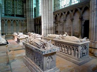 Il Re è morto (ma anche gli altri non se la passano mica tanto bene): la Basilica di Saint Denis