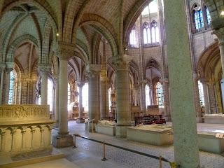 Il Re è morto (ma anche gli altri non se la passano mica tanto bene): la Basilica di Saint Denis