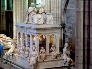 Il Re è morto (ma anche gli altri non se la passano mica tanto bene): la Basilica di Saint Denis