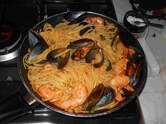 RICETTE: pasta cozze, gamberi e calamari