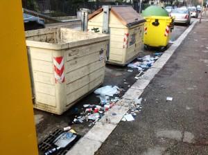 Foggia, degrado Parco San Felice: buche e siringhe