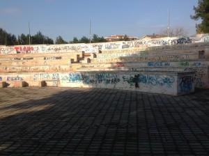 Foggia, degrado Parco San Felice: buche e siringhe