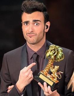 Sanremo 2013: Mengoni è gaio