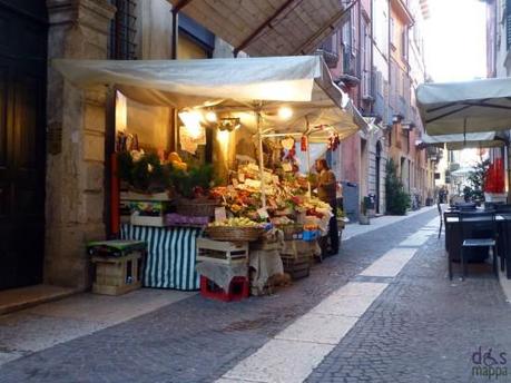 fruttivendolo in via fama a verona