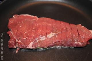 tagliata con crema di gorgonzola e topinambur