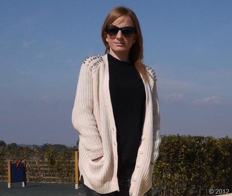 topshop studde sweater, fashion blogger roma, primavera roma, metallic heels, hm glasses