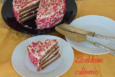Red velvet cake gluten free con crema al torrone e miglio zuccherato