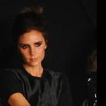 Victoria Beckham stanca e invecchiata alla fashion week di Londra