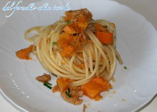Spaghetti con zucca e tonno