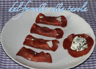 Involtini di bresaola con Philadelphia e agretti