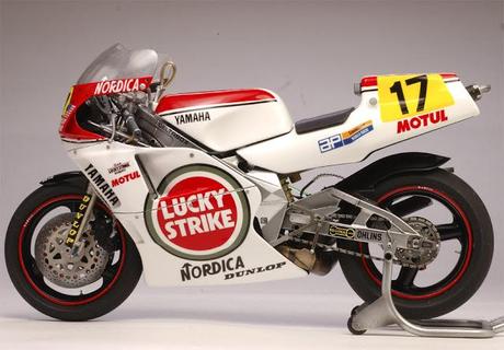 HASEGAWA 1/12-- YAMAHA YZR'88 LUCKY STRIKE Rainy