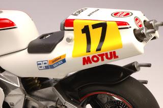 HASEGAWA 1/12-- YAMAHA YZR'88 LUCKY STRIKE Rainy