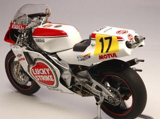 HASEGAWA 1/12-- YAMAHA YZR'88 LUCKY STRIKE Rainy