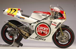 HASEGAWA 1/12-- YAMAHA YZR'88 LUCKY STRIKE Rainy