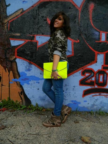 A TOUCH OF FLUO