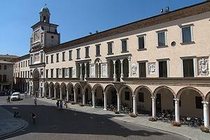 English: Town hall of Crema, province of Cremo...